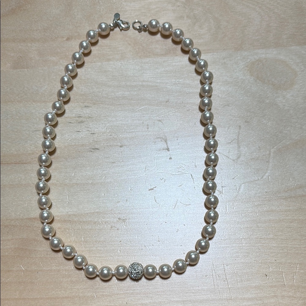 Vintage Pearl Necklace with Silver Glittery Accent Bead